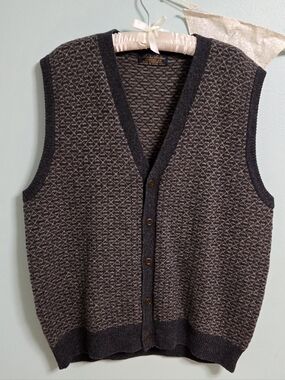 VTG Brooks Brothers Sweater Vest Cardigan Men's Buttons Lambs Wool (Fits S-M)